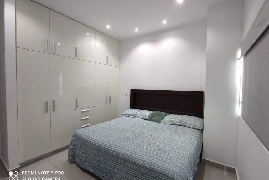 מזטלן Condominio Torre Eme Frente Al Malecon Vista A La Ciudad Con Alberca Y Algo Al Mar Gimnacio מראה חיצוני תמונה