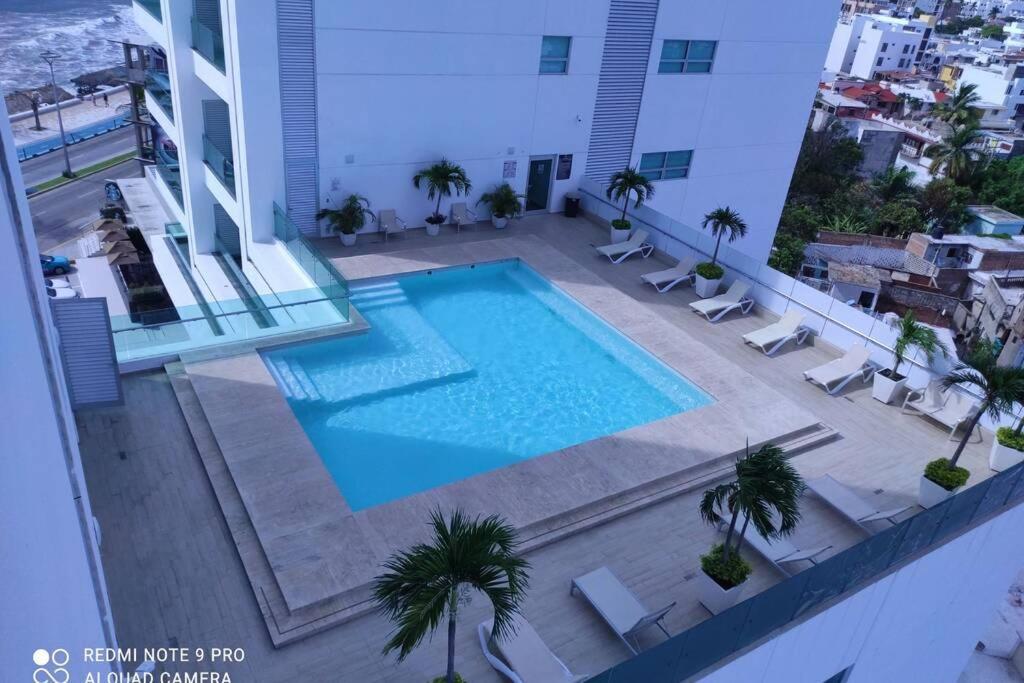 מזטלן Condominio Torre Eme Frente Al Malecon Vista A La Ciudad Con Alberca Y Algo Al Mar Gimnacio מראה חיצוני תמונה